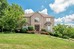 402 Honey Locust Dr, Cranberry Township, PA 16066 - Photo 3