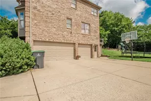 402 Honey Locust Dr, Cranberry Township, PA 16066 - Photo 29
