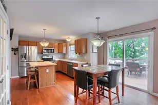 1871 Pioneer Dr, Pittsburgh, PA 15143 - Photo 17