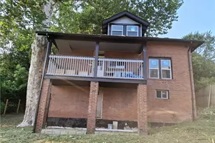 109 Phillips Pl, New Castle, PA 16101 - Photo 3