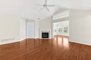 2192 Westview Cir, Lancaster Township, PA 16037 - Photo 9