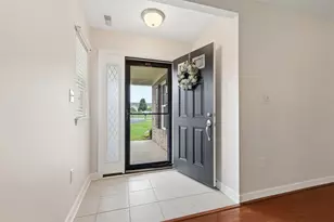 2192 Westview Cir, Lancaster Township, PA 16037 - Photo 5