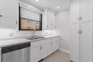 540 Lansdale Pl, Pittsburgh, PA 15228 - Photo 13