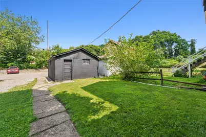 17 13th St, Jeannette, PA 15644 - Photo 31