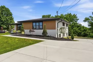 47 Tidball Rd, Robinson Twp, PA 15205 - Photo 3