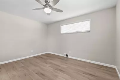 5229 Meadowcrest Rd, Pittsburgh, PA 15236 - Photo 17