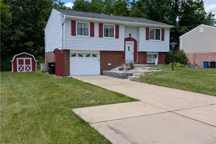 209 Bendix Dr, Moon/Crescent Twp, PA 15108 - Photo 3