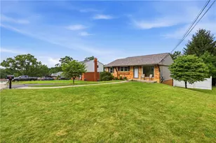 113 Lycoming Dr, Moon/Crescent Twp, PA 15108 - Photo 25