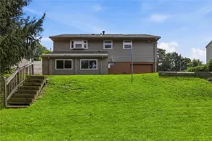 113 Lycoming Dr, Moon/Crescent Twp, PA 15108 - Photo 17