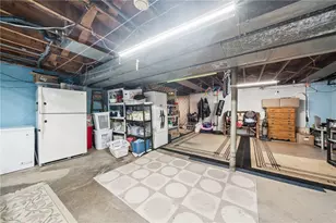 325 Augusta St, Pittsburgh, PA 15235 - Photo 25