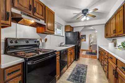 2052 Hulton Rd, Pittsburgh, PA 15147 - Photo 11