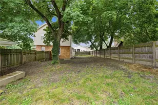 208 37th St Ext, West Mayfield, PA 15010 - Photo 9