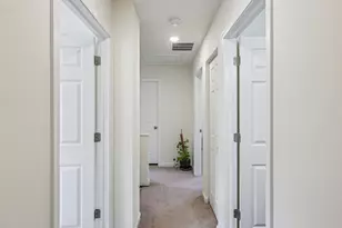 1105 Deerfield Dr, Pittsburgh, PA 15143 - Photo 27