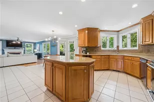 1115 Chaucer Dr, Unity Township, PA 15601 - Photo 5
