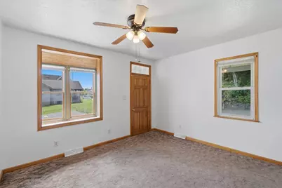 199 Poplar St, Applewold Boro, PA 16201 - Photo 7