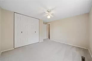 2104 Berkshire Dr, Monroeville, PA 15146 - Photo 33