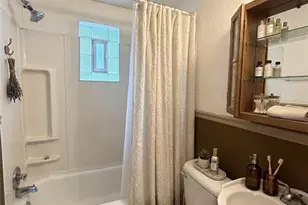 121 Glencoe Dr, West Mifflin, PA 15122 - Photo 9