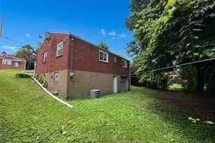 121 Glencoe Dr, West Mifflin, PA 15122 - Photo 3