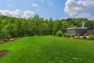 217 Hickory Ln, Adams Township, PA 16046 - Photo 9