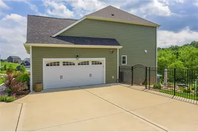 217 Hickory Ln, Adams Township, PA 16046 - Photo 5