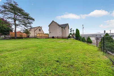 109 E Larkspur St, Munhall, PA 15120 - Photo 31