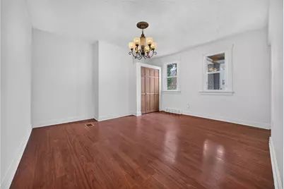 109 E Larkspur St, Munhall, PA 15120 - Photo 5