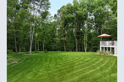 304 Stoneridge Ln, Adams Township, PA 16046 - Photo 9