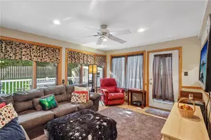 2746 Kingston Dr, Harrison Township, PA 15065 - Photo 11
