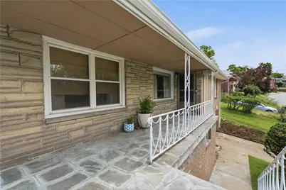 139 Lilmont Dr, Pittsburgh, PA 15218 - Photo 9