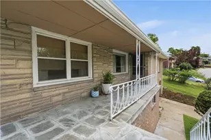 139 Lilmont Dr, Pittsburgh, PA 15218 - Photo 9