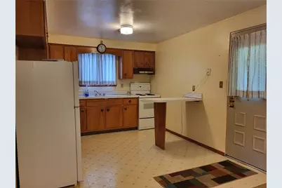 332 W Keeling Ave, Derry Boro, PA 15627 - Photo 9