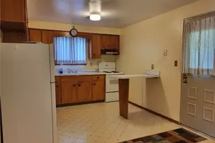 332 W Keeling Ave, Derry Boro, PA 15627 - Photo 9