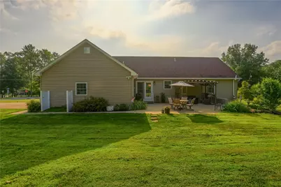 1213 West Dr, Penn Township, PA 16002 - Photo 9