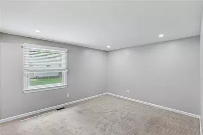 1914 Strawbridge Dr, South Park, PA 15129 - Photo 9