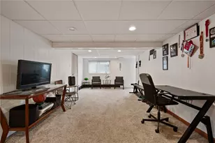611 Pikeview Dr, Pittsburgh, PA 15239 - Photo 15