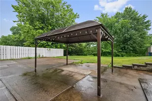 611 Pikeview Dr, Pittsburgh, PA 15239 - Photo 15