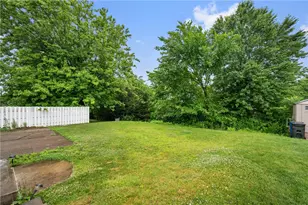 611 Pikeview Dr, Pittsburgh, PA 15239 - Photo 17