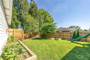 228 Edgewood Ave, Grove City Boro, PA 16127 - Photo 39