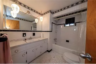 719 Locust St, Hempfield Township, PA 15601 - Photo 9