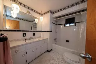 719 Locust St, Hempfield Township, PA 15601 - Photo 9