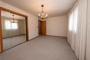 719 Locust St, Hempfield Township, PA 15601 - Photo 5