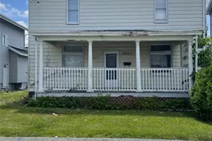734 Park St, California, PA 15419 - Photo 1