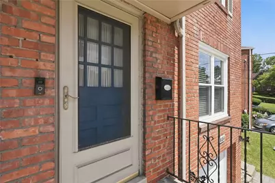 654 Crystal Dr, Pittsburgh, PA 15228 - Photo 9
