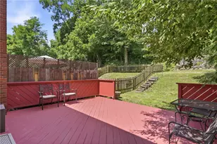 654 Crystal Dr, Pittsburgh, PA 15228 - Photo 33