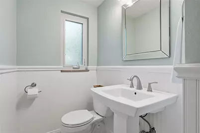 654 Crystal Dr, Pittsburgh, PA 15228 - Photo 31