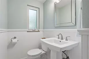 654 Crystal Dr, Pittsburgh, PA 15228 - Photo 31