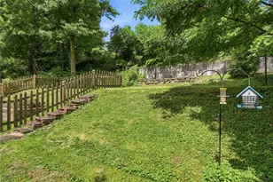 654 Crystal Dr, Pittsburgh, PA 15228 - Photo 37