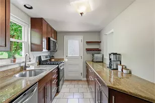 654 Crystal Dr, Pittsburgh, PA 15228 - Photo 19