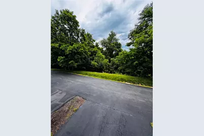 630 Hunting Creek Rd, Canonsburg, PA 15317 - Photo 21