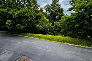 630 Hunting Creek Rd, Canonsburg, PA 15317 - Photo 21